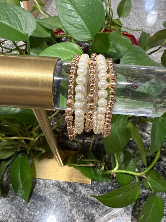 Set of 5 Pearl & Gold Stretch Bracelet
